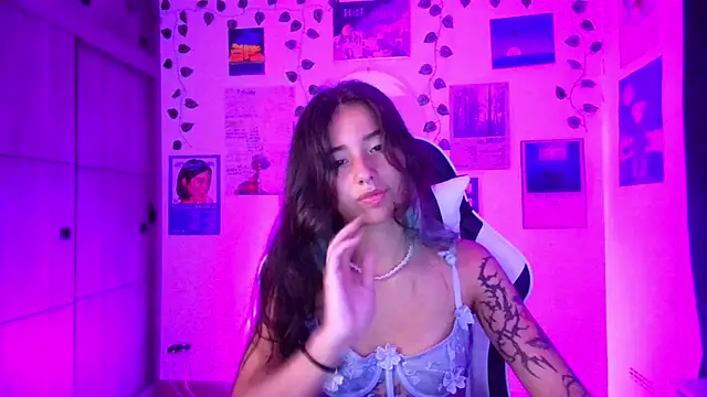 Snapshot of IvyStone_ chatting on 03/25/26, 12:27 IvyStone online show from 03/25/26, 12:27