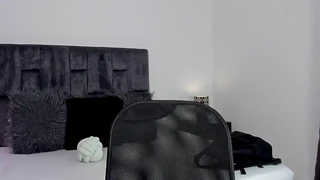 Snapshot of Malory_Saenzz chatting on 02/08/26, 04:10 Malory Saenzz online show from 02/08/26, 04:10