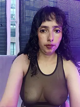 Snapshot of Eva_Err chatting on 04/13/26, 10:37 Eva Err online show from 04/13/26, 10:37