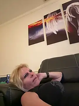 Snapshot of FireAfterDark chatting on 04/26/26, 05:49 FireAfterDark online show from 04/26/26, 05:49