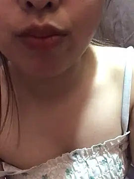 Snapshot of honeyyy110 chatting on 03/02/26, 05:19 honeyyy110 online show from 03/02/26, 05:19