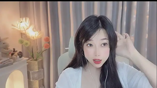Snapshot of Yumi_yuni chatting on 04/18/26, 01:04 Yumi yuni online show from 04/18/26, 01:04