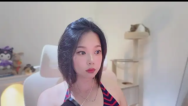 Snapshot of Yumi_yuni chatting on 07/24/26, 01:25 Yumi yuni online show from 07/24/26, 01:25