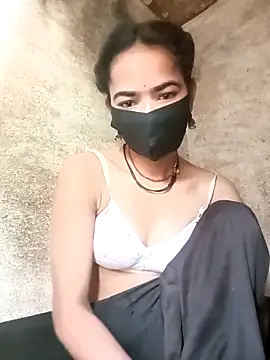 Snapshot of Sonali_Bendre chatting on 03/14/26, 02:39 Sonali Bendre online show from 03/14/26, 02:39