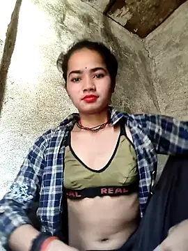 Snapshot of Sonali_Bendre chatting on 03/31/26, 02:13 Sonali Bendre online show from 03/31/26, 02:13