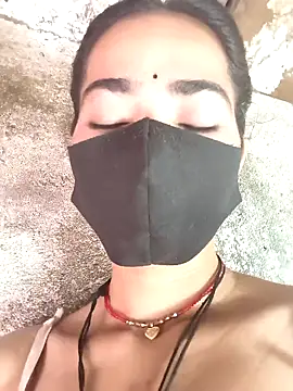 Snapshot of Sonali_Bendre chatting on 04/03/26, 02:20 Sonali Bendre online show from 04/03/26, 02:20