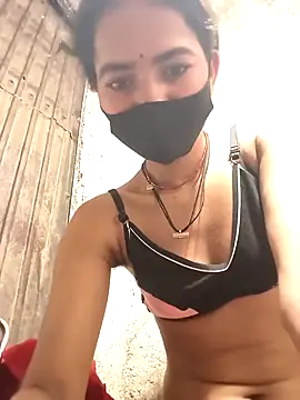 Snapshot of Sonali_Bendre chatting on 04/12/26, 01:49 Sonali Bendre online show from 04/12/26, 01:49