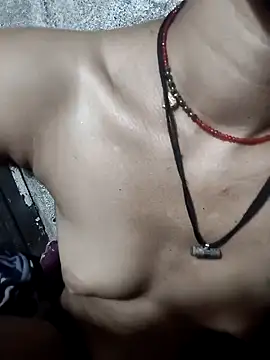 Snapshot of Sonali_Bendre chatting on 04/13/26, 02:11 Sonali Bendre online show from 04/13/26, 02:11