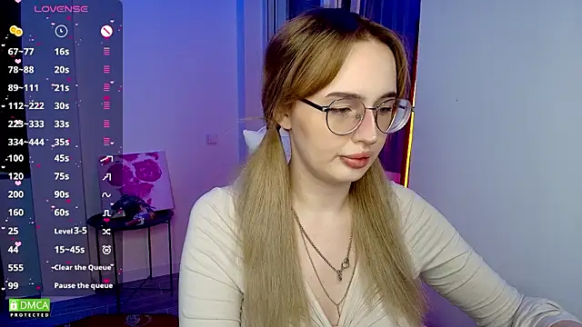 Snapshot of AdeLuna chatting on 03/12/26, 08:59 AdeLuna online show from 03/12/26, 08:59