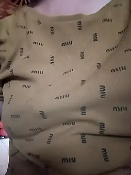 hot-luna- online show from 04/14/26, 10:21