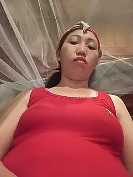 hot-luna- online show from 05/18/26, 07:52