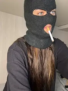 Snapshot of la_mora69 chatting on 04/05/26, 11:46 la mora69 online show from 04/05/26, 11:46