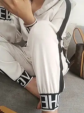 Snapshot of Leexus-niew chatting on 02/01/26, 06:56 Leexus-niew online show from 02/01/26, 06:56