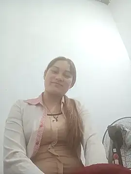 Snapshot of Momo-biki chatting on 02/04/26, 01:28 Momo-biki online show from 02/04/26, 01:28