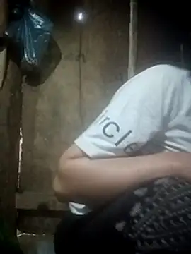 Snapshot of Momo-biki chatting on 03/15/26, 06:19 Momo-biki online show from 03/15/26, 06:19