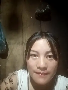 Snapshot of Momo-biki chatting on 04/10/26, 09:52 Momo-biki online show from 04/10/26, 09:52