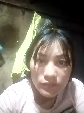 Snapshot of Momo-biki chatting on 04/26/26, 10:51 Momo-biki online show from 04/26/26, 10:51