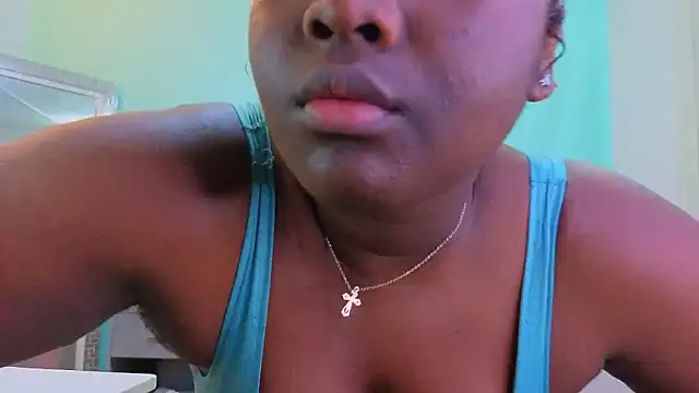 DanielaGil7 online show from 03/15/26, 12:33