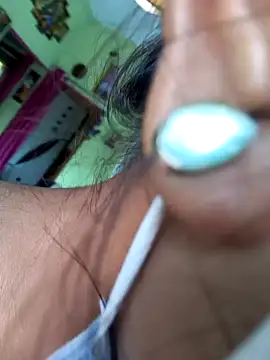 Snapshot of Mahira06 chatting on 03/28/26, 04:23 Mahira06 online show from 03/28/26, 04:23