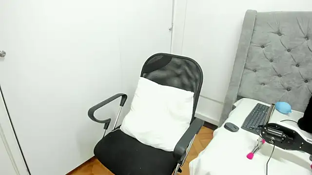 Snapshot of BianncaDiaz chatting on 03/13/26, 12:56 BianncaDiaz online show from 03/13/26, 12:56