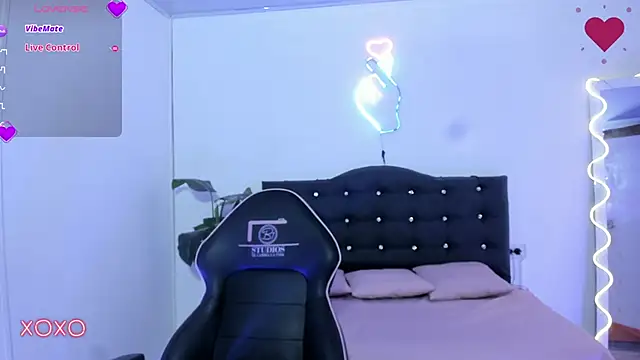 MILAH TAY online show from 02/05/26, 11:37