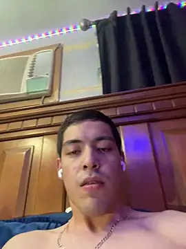 Snapshot of Tupapi696969q chatting on 04/17/26, 04:48 Tupapi696969q online show from 04/17/26, 04:48