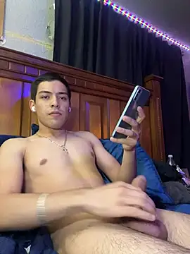 Snapshot of Tupapi696969q chatting on 05/07/26, 03:34 Tupapi696969q online show from 05/07/26, 03:34