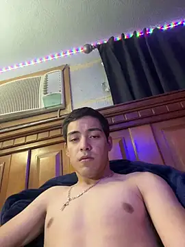 Snapshot of Tupapi696969q chatting on 05/20/26, 04:18 Tupapi696969q online show from 05/20/26, 04:18