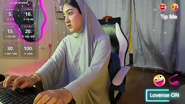 Snapshot of SamiraAwada chatting on 02/28/26, 06:42 SamiraAwada online show from 02/28/26, 06:42