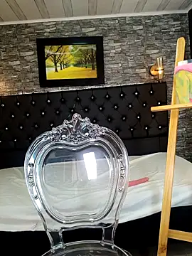 Snapshot of KittyLatina_02 chatting on 02/25/26, 02:43 KittyLatina 02 online show from 02/25/26, 02:43