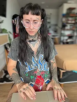 Snapshot of xsadtanas chatting on 02/23/26, 05:32 xsadtanas online show from 02/23/26, 05:32