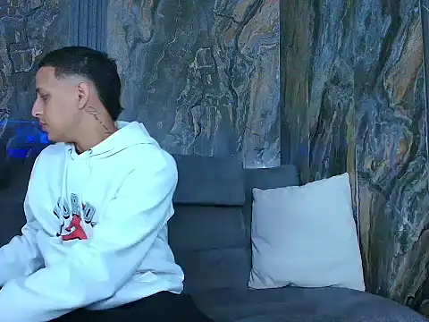 Snapshot of Noah_Blackk chatting on 02/21/26, 01:23 Noah Blackk online show from 02/21/26, 01:23