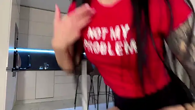 Snapshot of AuraXO chatting on 03/22/26, 06:28 AuraXO online show from 03/22/26, 06:28