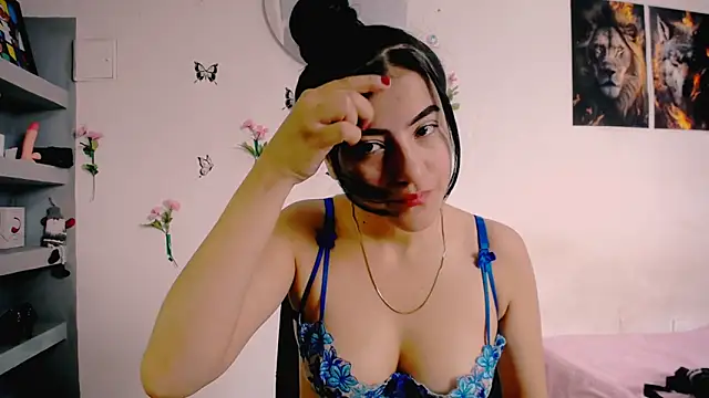 charlotte petit  online show from 02/17/26, 04:13