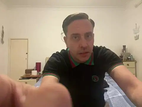 malcolm2334 online show from 04/08/26, 06:52