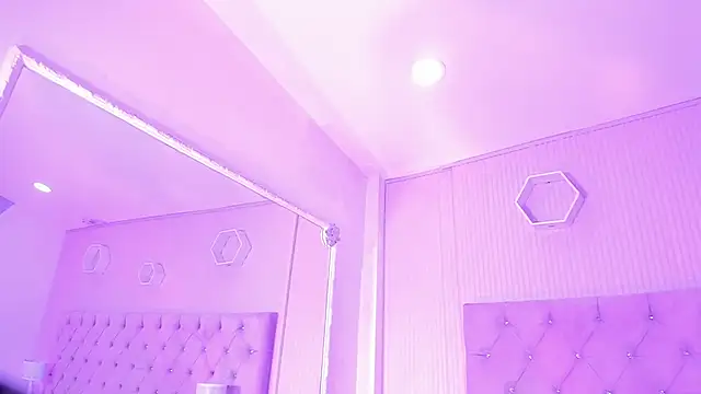 JazminRusso  online show from 02/05/26, 06:18