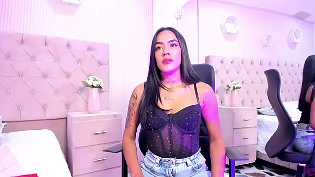 JazminRusso  online show from 04/04/26, 04:33