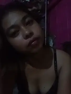 Snapshot of Heavens_night04 chatting on 02/13/26, 02:35 Heavens night04 online show from 02/13/26, 02:35