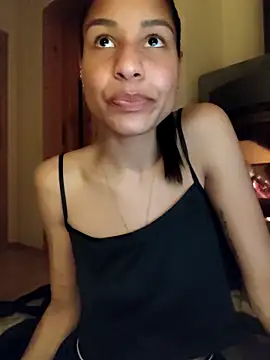 Snapshot of YaraEstelle chatting on 03/04/26, 08:26 YaraEstelle online show from 03/04/26, 08:26