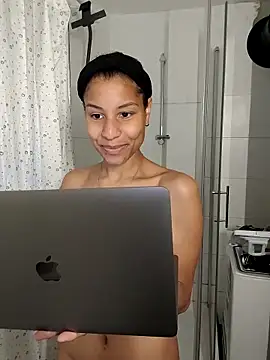 Snapshot of YaraEstelle chatting on 03/31/26, 05:46 YaraEstelle online show from 03/31/26, 05:46