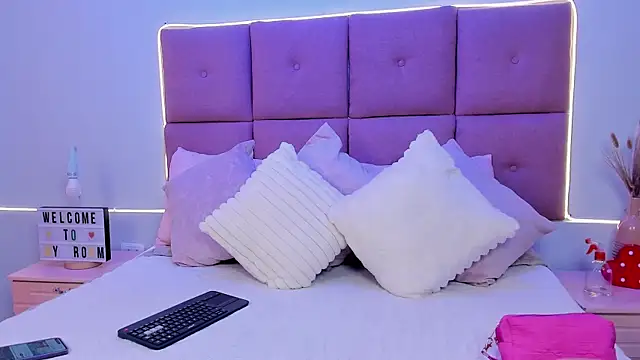 Hilaryportman online show from 03/20/26, 08:03