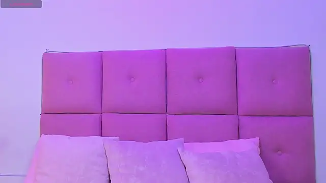 Hilaryportman online show from 04/17/26, 08:12