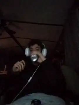 Snapshot of spooky425hd chatting on 03/16/26, 06:06 spooky425hd online show from 03/16/26, 06:06