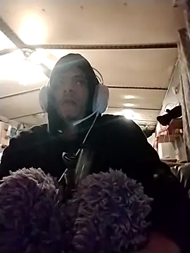 Snapshot of spooky425hd chatting on 03/18/26, 12:58 spooky425hd online show from 03/18/26, 12:58