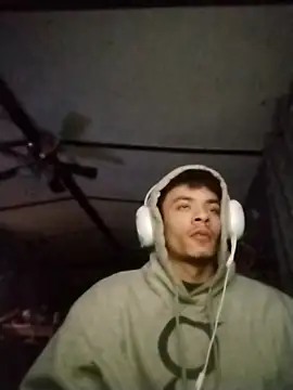 Snapshot of spooky425hd chatting on 03/29/26, 08:03 spooky425hd online show from 03/29/26, 08:03