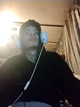 Snapshot of spooky425hd chatting on 04/03/26, 12:52 spooky425hd online show from 04/03/26, 12:52