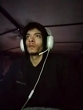 Snapshot of spooky425hd chatting on 04/12/26, 03:44 spooky425hd online show from 04/12/26, 03:44