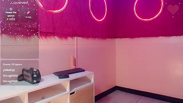 isabella vogue online show from 02/27/26, 11:10