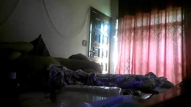 Snapshot of bialoba7 chatting on 11/08/25, 04:29 bialoba7 online show from 11/08/25, 04:29