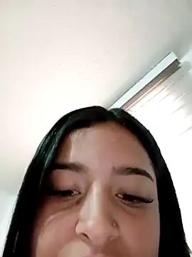 Snapshot of _juli17_ chatting on 04/10/26, 10:25 juli17 online show from 04/10/26, 10:25